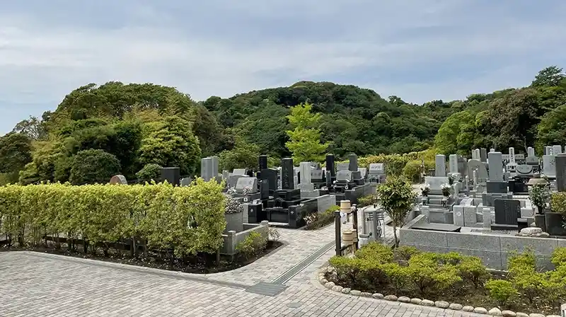 鶴岡八幡宮墓苑 墓所②