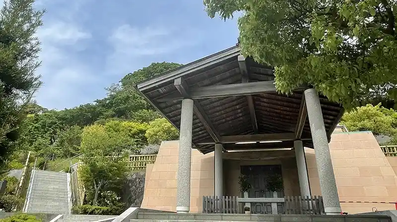 鶴岡八幡宮墓苑 