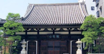 歴史を感じるお寺