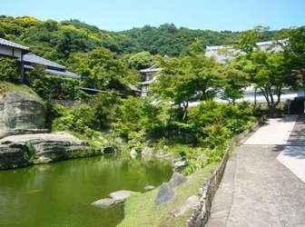 緑豊かで心落ち着く鎌倉市の寺院墓地