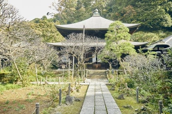 豊かな自然と落ち着いた雰囲気の寺院墓地