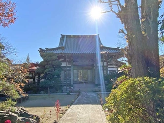 綺麗に管理された寺院墓地