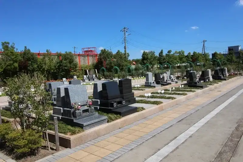 朝霞フォーシーズンメモリアル 園内風景