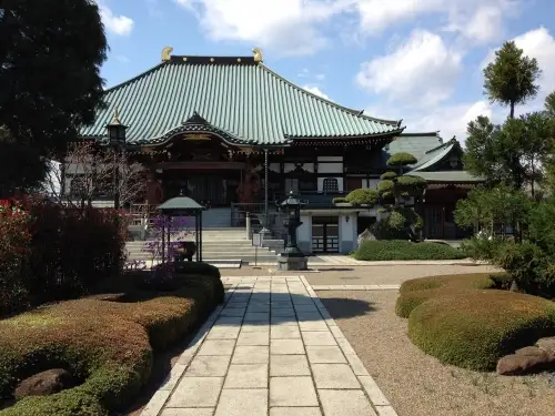 歴史ある寺院墓地