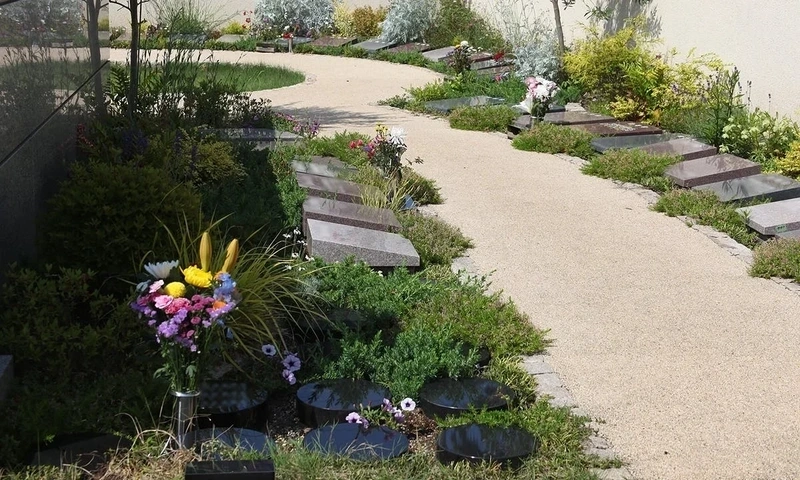 秩父市 慈眼寺 樹木葬「お花畑の霊園」