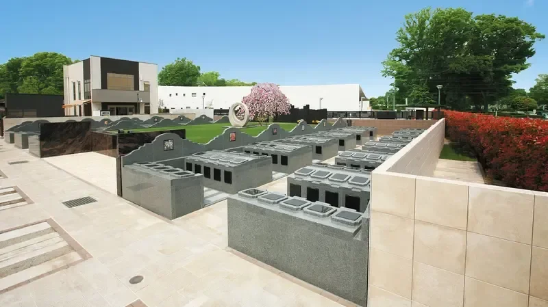 サニープレイス所沢 連投式永代供養墓「やすらぎの碑」