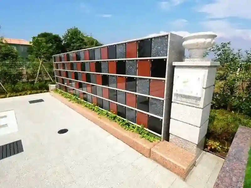 霊源寺墓苑　納骨堂