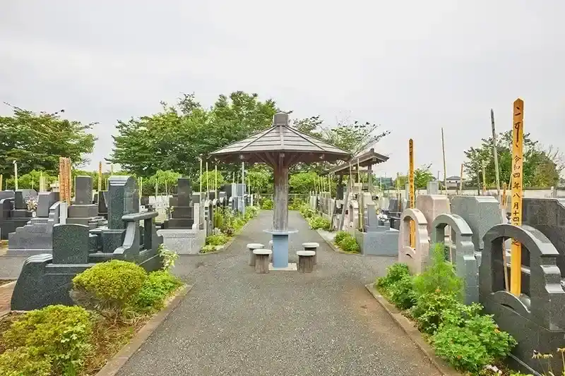 東陽の杜霊園 永代供養付墓地【沙羅】-SARA- ベンチで一休み