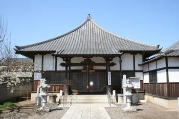 落ち着いた雰囲気の寺院墓地