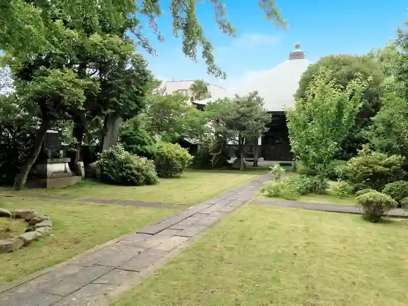 緑豊かな浄土宗 大経寺