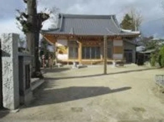 落ち着いた雰囲気の寺院墓地