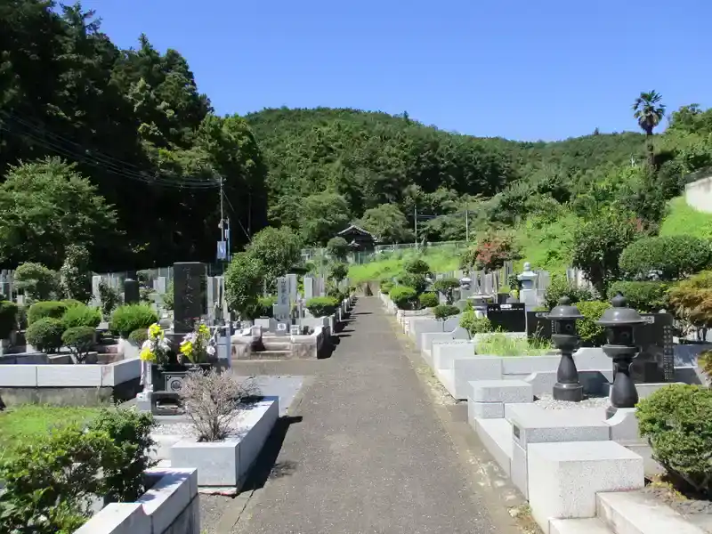 毛呂山霊園 お参りしやすい参道