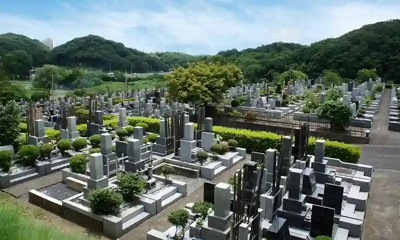 心静かに過ごせる、花と緑の霊園