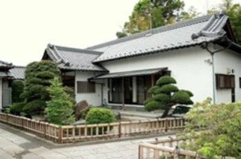 閑静な住宅街の中にあるお寺