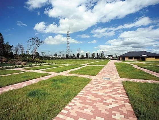 八幡霊園 