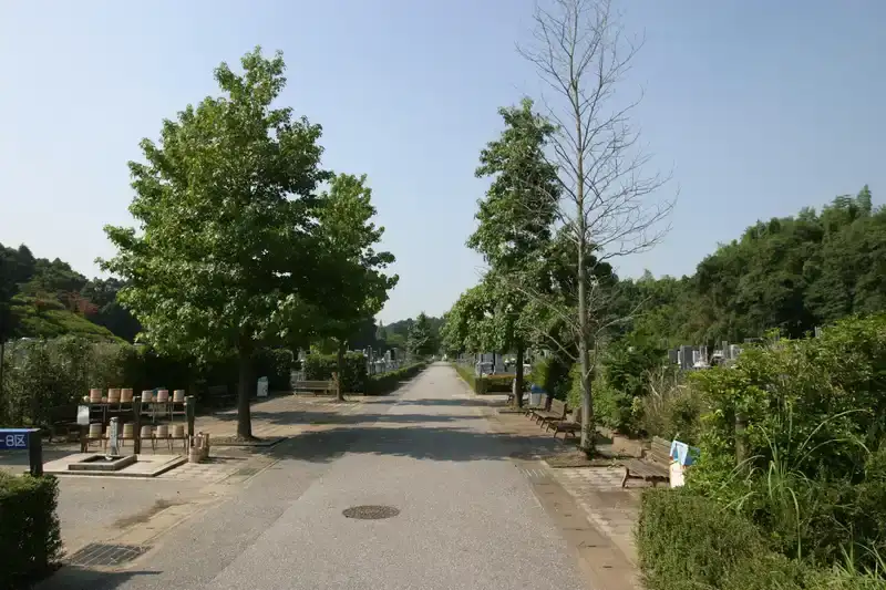 松戸市営 白井聖地公園 参道