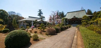 豊かな自然と落ち着いた雰囲気の寺院墓地