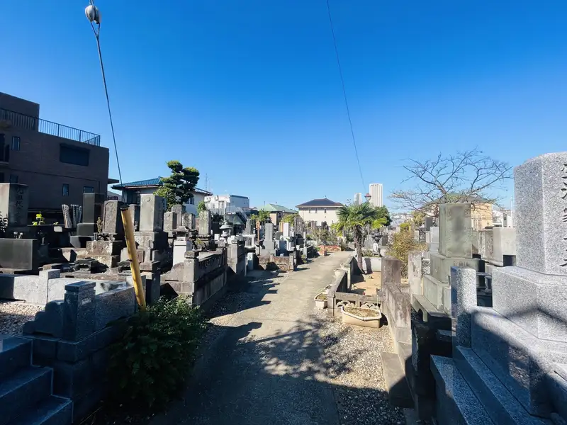 鬼越霊園 平坦な通路