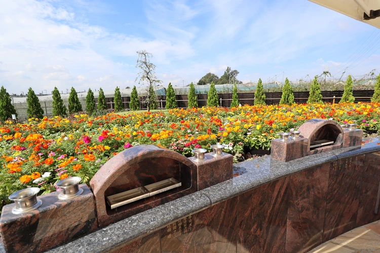 四季庭 ガーデニング式 永代供養墓 「花の区」の写真1