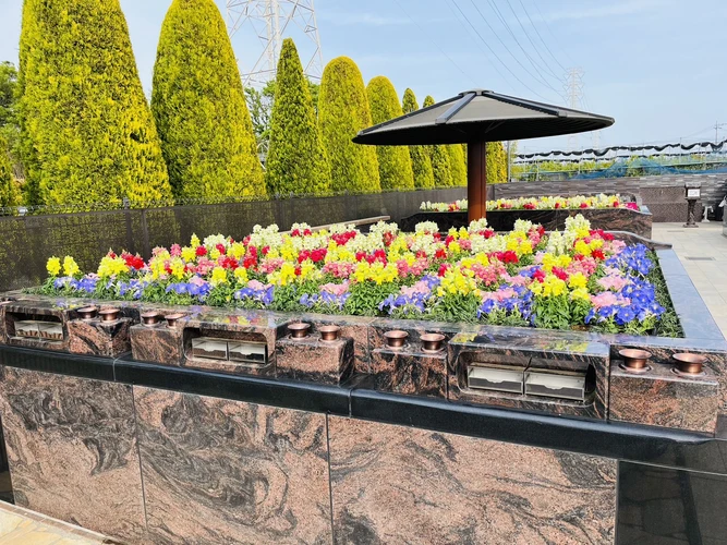 四季庭 ガーデニング式 永代供養墓 「月の区」 花壇エリアの写真1