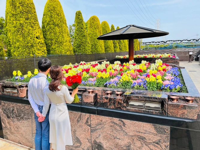ガーデニング式永代供養墓「月の区」