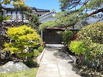 豊かな自然と落ち着いた雰囲気のお寺