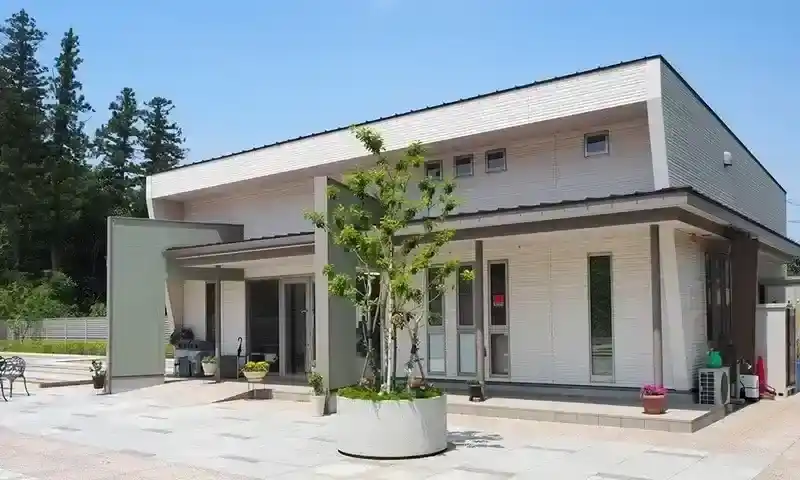 オシャレな雰囲気の管理棟。