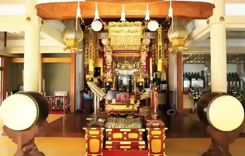 秋本寺 本堂内
