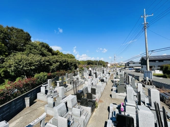 豊かな自然と落ち着いた雰囲気の霊園