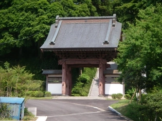 緑豊かな長興寺