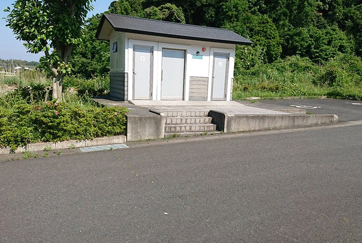 高萩市営 秋山菖蒲霊園 トイレの写真