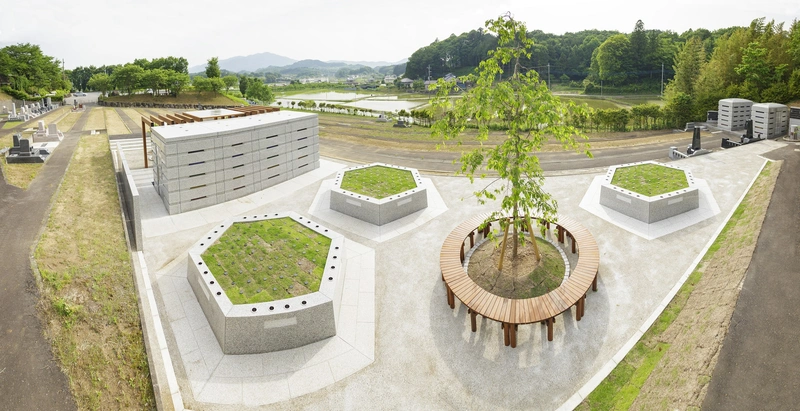 樹木葬型芝生墓地　永久の苑の写真1