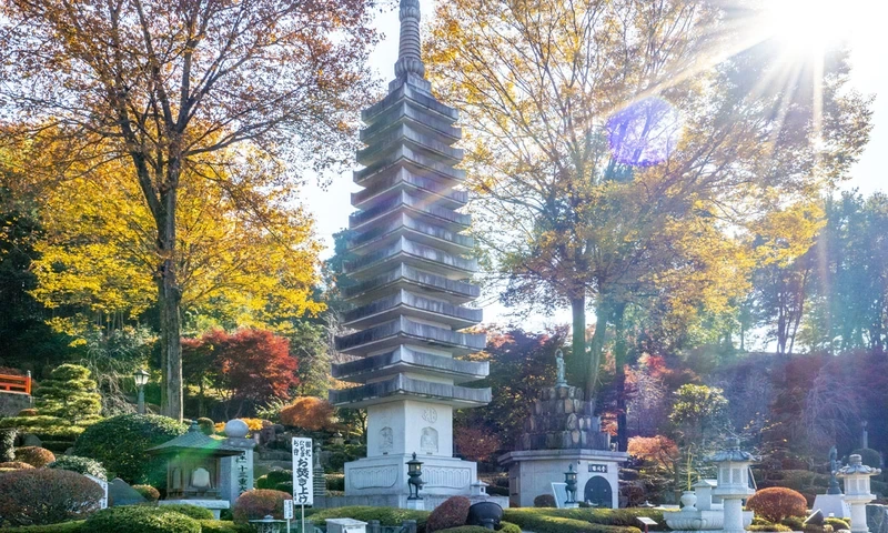 仁叟寺 永代供養墓・樹木葬 日本一の十三重石宝塔