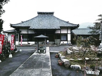 みどり市にある寺院墓地