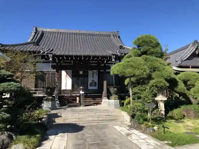 綺麗な庭園と歴史・伝統を伝えるお寺