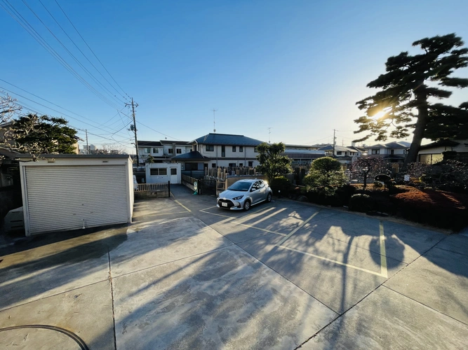 長勝寺「万光の塔」 駐車場の写真