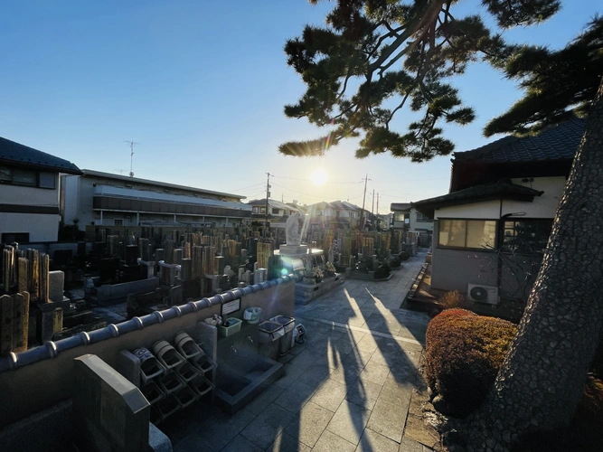 長勝寺「万光の塔」 水汲み場の写真