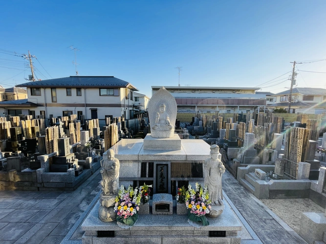 長勝寺「万光の塔」 永代供養墓「万光の塔」②