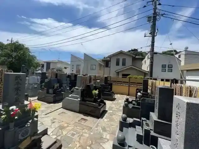 水捌けがよく、お参りのしやすい墓地