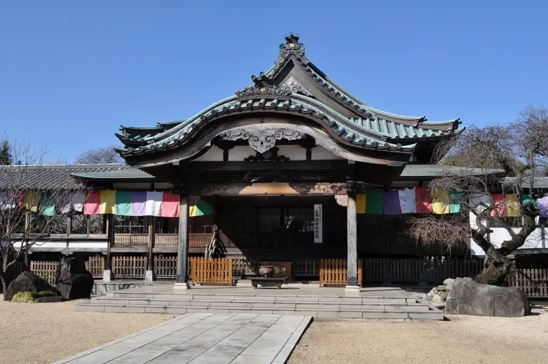 寶乘寺（ほうじょうじ）霊園「おもひでの径（みち）」 本堂