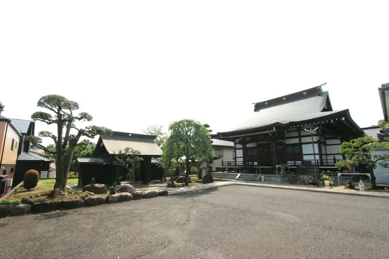 個別式永代供養墓【円の郷】清岩寺 境内風景