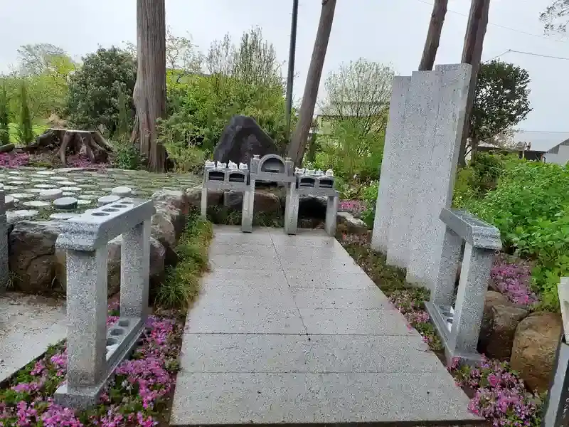 鴻巣市 メモリーガーデンあじさいの杜霊園 樹木葬墓「安楽」