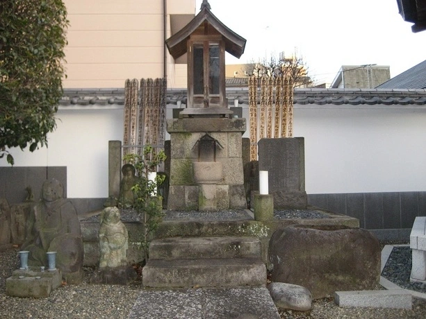 法雲寺 永代供養塔