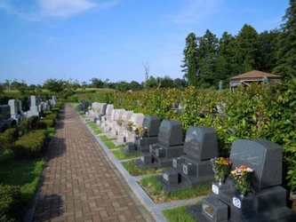 明るい雰囲気の民営霊園