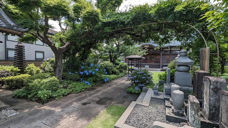 法栄寺 敷地内風景