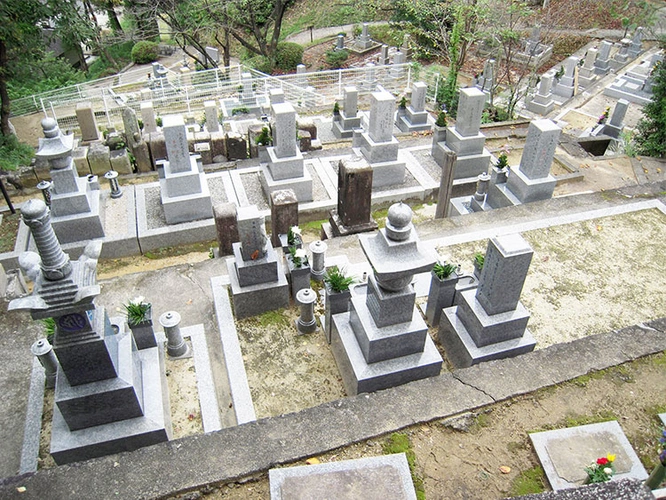 辨順寺霊園 