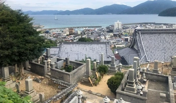 文化財に囲まれた真福寺墓地～瀬戸内海を見渡す絶好のロケーション