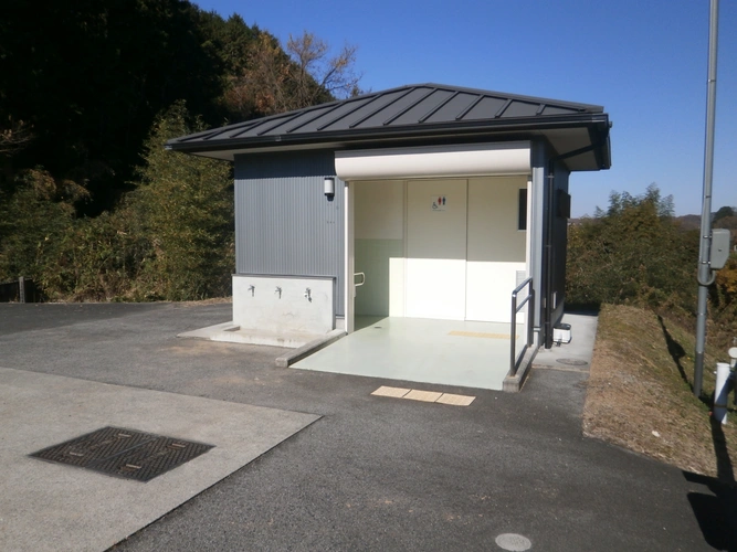 下市区有墓地 トイレの写真