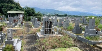 和歌山県紀の川市にある公営墓地