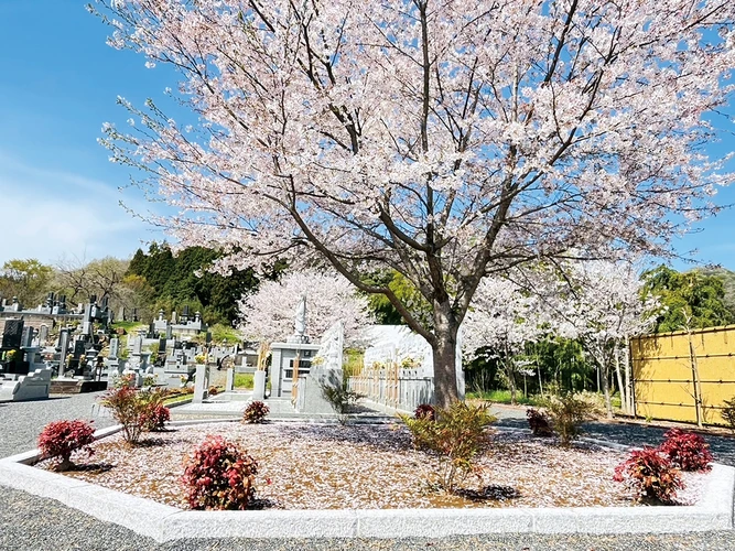 心花の里樹木葬墓地 